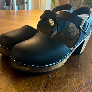 Lottas Black Clogs 38
